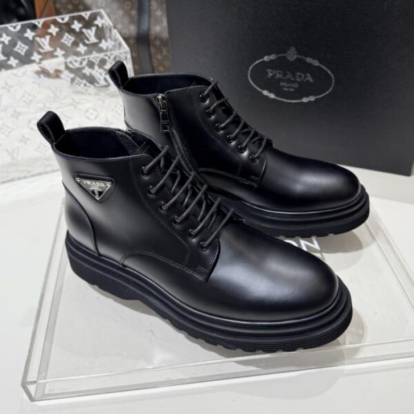 Prada Triangle Logo Herbst/Winter 2025 Neue Dr. Martens Schnürstiefel (Größen 38, 45, 4 (SEUOU))