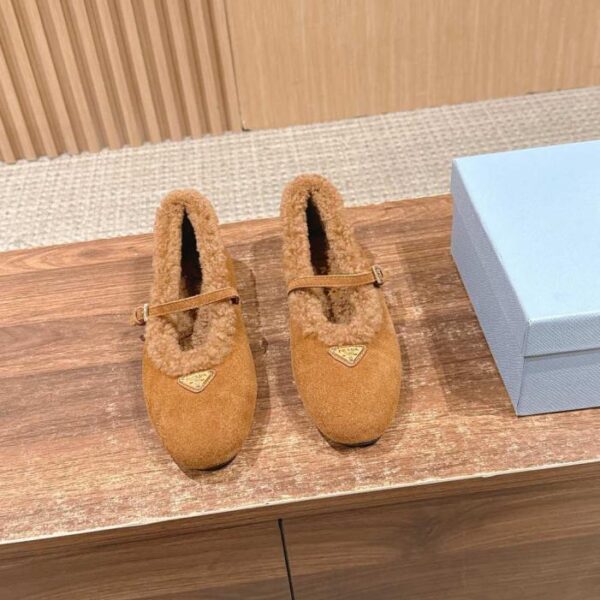 replica,schuhe,beste,kaufen,1:1,besten,seiten,Replik,turnschuhe,sneakers PRADA Herbst/Winter Neuheit: Mary Jane Ballerinas mit Fellbesatz (A1NBF)