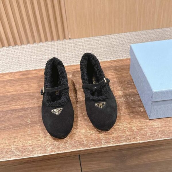 replica,schuhe,beste,kaufen,1:1,besten,seiten,Replik,turnschuhe,sneakers PRADA Herbst/Winter Neuheit: Mary Jane Ballerinas mit Fellfutter (SRXNJ)