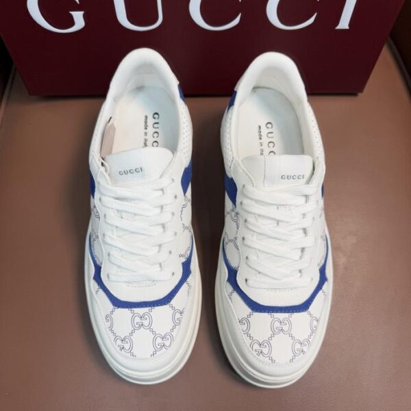 Gucci Paar-Plateau-Sneaker in Biscuit (R29H9)