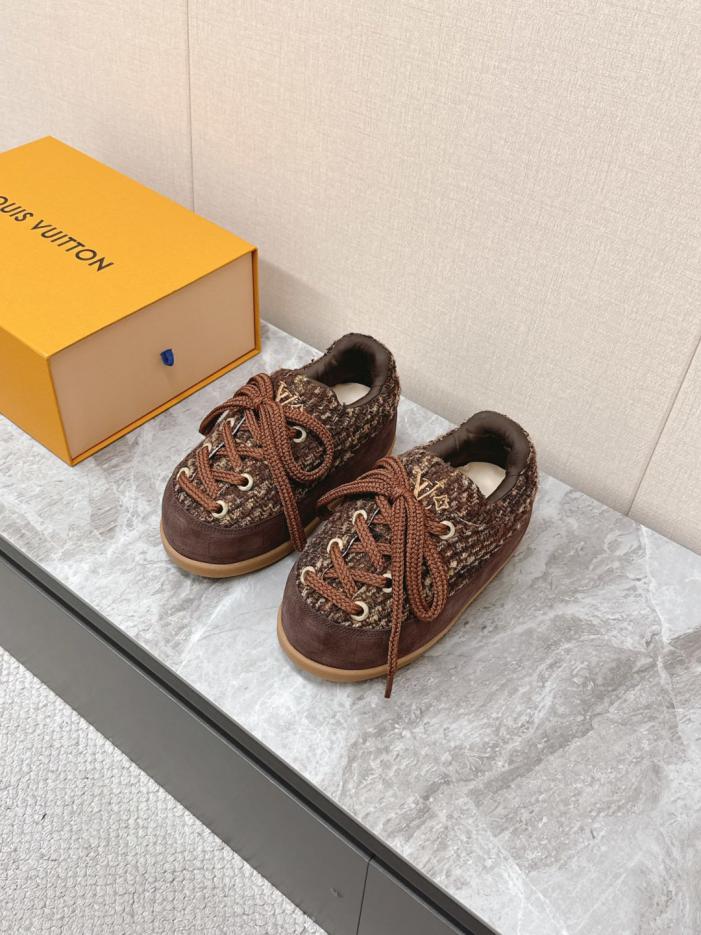 replica,schuhe,beste,kaufen,1:1,besten,seiten,Replik,turnschuhe,sneakers Die neueste Laufstegkollektion von LOUIS VUITTON, die YETI Chubby Loafers (KV1IQ), sind auf liebenswerte Weise hässlich. replica,schuhe,beste,kaufen,1:1,besten,seiten,Replik,turnschuhe,sneakers Die neueste Laufstegkollektion von LOUIS VUITTON, die YETI Chubby Loafers (KV1IQ), sind auf liebenswerte Weise hässlich.