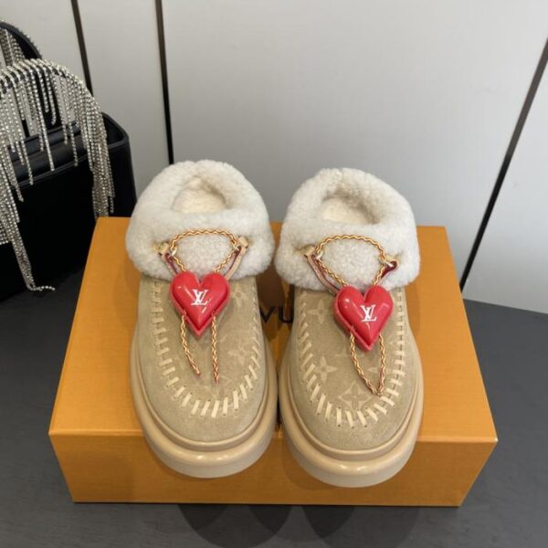 replica,schuhe,beste,kaufen,1:1,besten,seiten,Replik,turnschuhe,sneakers Die neue Skikollektion von Louis Vuitton umfasst auch Schneestiefel (4ISVM).