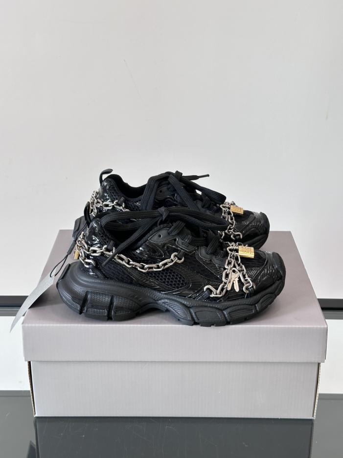 replica,schuhe,beste,kaufen,1:1,besten,seiten,Replik,turnschuhe,sneakers Boutique / Balenciaga 3XL komplett schwarze Kette Balenciaga 16. Generation MONDAY schwarze Chunky-Sneaker (ZLQR3) replica,schuhe,beste,kaufen,1:1,besten,seiten,Replik,turnschuhe,sneakers Boutique / Balenciaga 3XL komplett schwarze Kette Balenciaga 16. Generation MONDAY schwarze Chunky-Sneaker (ZLQR3)