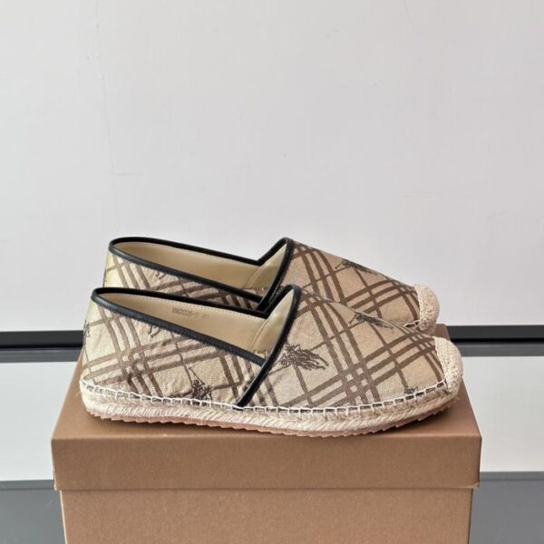 Boutique / Burberry Herren-Slipper aus Canvas mit Karomuster, klassisches Vintage-Karomuster (25BVH)