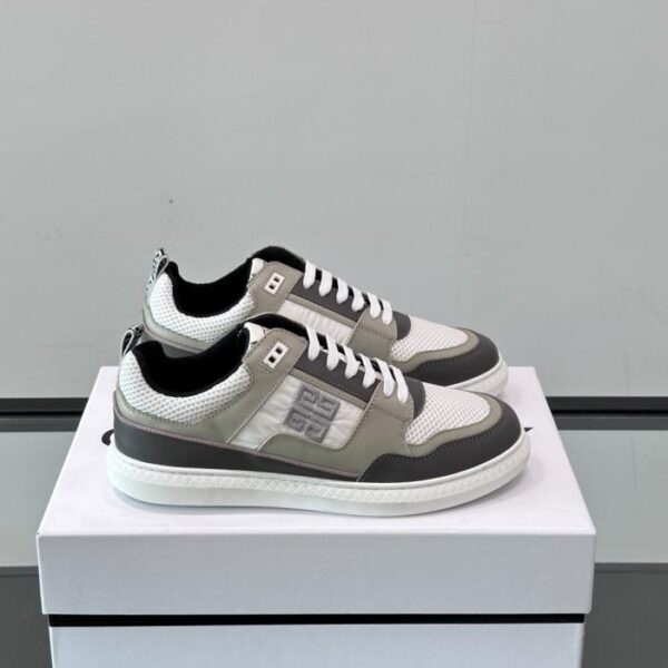 Boutique / GIVENCHY Herren-Sneaker, niedrig geschnitten, aus hochwertigem Rindsleder, mit geprägtem 4G-Logo auf der Zunge (2Y8HG)