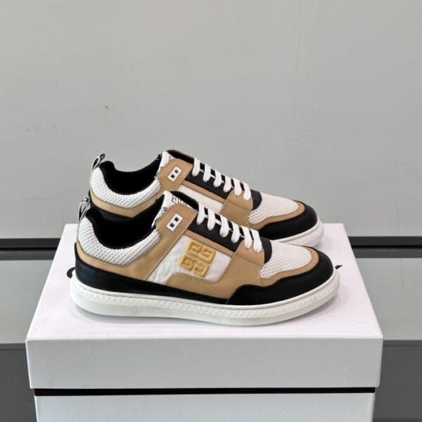 Boutique / GIVENCHY Herren-Sneaker, niedrig geschnitten, aus hochwertigem Rindsleder, mit geprägtem 4G-Logo auf der Zunge (I6HM9)