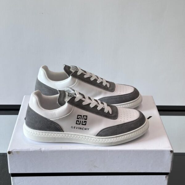 replica,schuhe,beste,kaufen,1:1,besten,seiten,Replik,turnschuhe,sneakers Boutique / GIVENCHY Herren-Sneaker, niedrig geschnitten, aus hochwertigem Rindsleder, mit geprägtem 4G-Logo auf der Zunge (7KQVM)