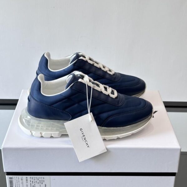 Boutique / Givenchy Herren-Sneaker Patchwork, neues Modell (DO2H3) online erhältlich.