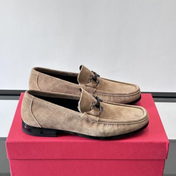 replica,schuhe,beste,kaufen,1:1,besten,seiten,Replik,turnschuhe,sneakers Boutique / Ferragamos neue urbane Wildleder-Walkingschuhe (JAMSG)