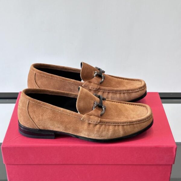 replica,schuhe,beste,kaufen,1:1,besten,seiten,Replik,turnschuhe,sneakers Boutique / Ferragamos neuer urbaner Wildlederschuh (SSHIS)