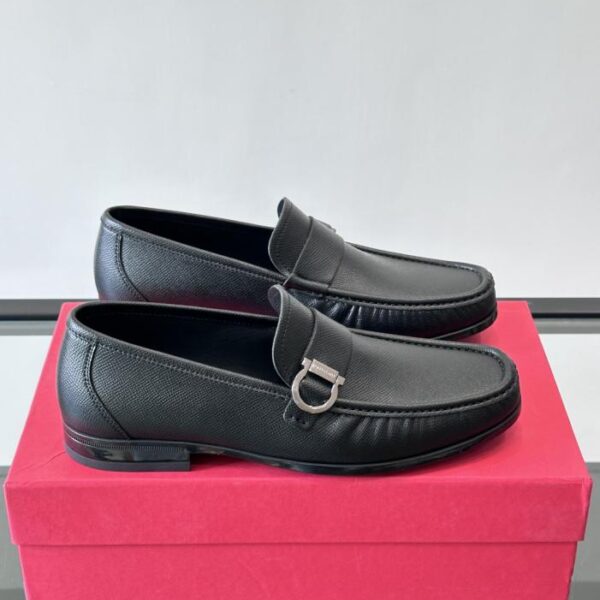 replica,schuhe,beste,kaufen,1:1,besten,seiten,Replik,turnschuhe,sneakers Boutique / Hochwertige Herren-Freizeitschuhe aus Leder von Ferragamo (NDNVJ)
