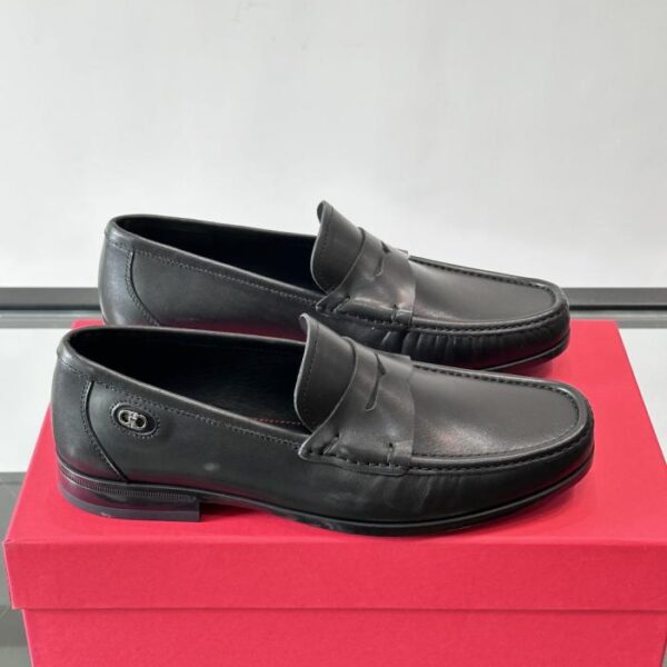 replica,schuhe,beste,kaufen,1:1,besten,seiten,Replik,turnschuhe,sneakers Boutique / Hochwertige Herren-Freizeitschuhe aus Leder von Ferragamo (KNHLA)