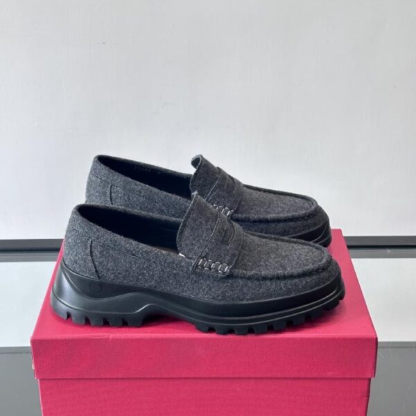 Boutique / Hochwertige Herren-Lederschuhe von Ferragamo für formelle und legere Anlässe (69ZQN)