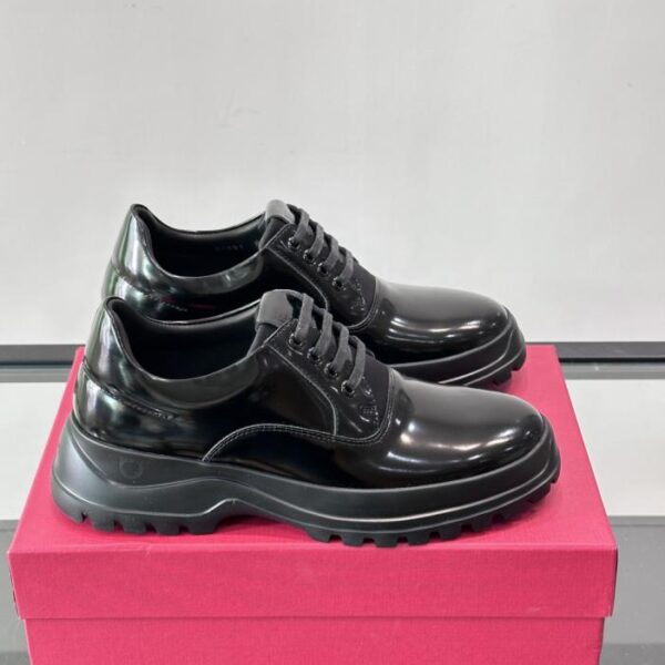 Boutique / Hochwertige Herren-Lederschuhe von Ferragamo für formelle und legere Anlässe (A3Y4U)