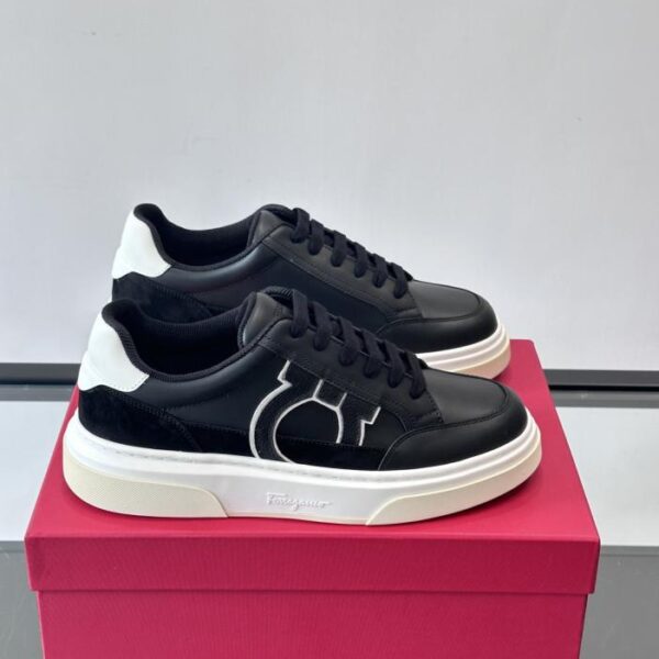 Boutique / Ferragamo Gancini Herren-Sneaker, Low-Top-Sneaker (O212S)