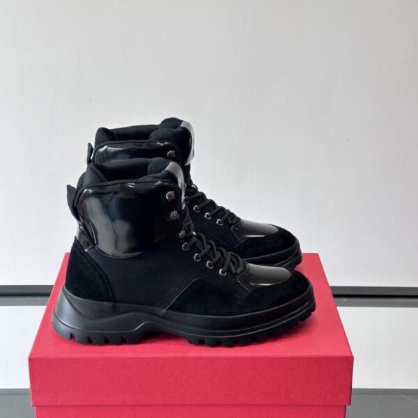 Boutique / Ferragamo Plateau-Schnürstiefeletten aus einer Kombination von Wildleder und Stoff (LT8BB)