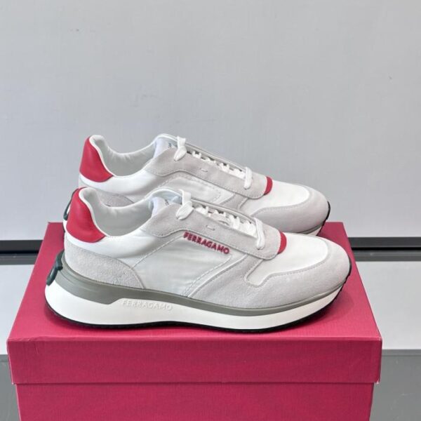Boutique / Ferragamo 70er Retro-Laufschuhe, weißes Leder + dunkelblauer Wildlederbesatz (6IIV6)