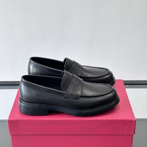 replica,schuhe,beste,kaufen,1:1,besten,seiten,Replik,turnschuhe,sneakers Boutique / Hochwertige Herren-Lederschuhe von Ferragamo für formelle und legere Anlässe (A0JUB)
