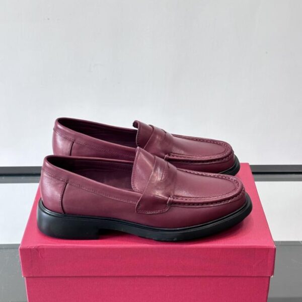 Boutique / Hochwertige Herren-Lederschuhe von Ferragamo für formelle und legere Anlässe (I2FCX)