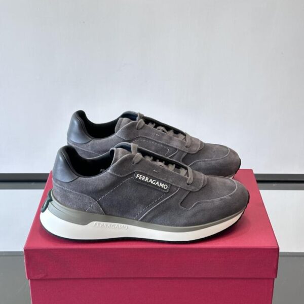 replica,schuhe,beste,kaufen,1:1,besten,seiten,Replik,turnschuhe,sneakers Boutique / Ferragamo Herren-Sneaker aus weichem Kalbsleder (2WTIC)