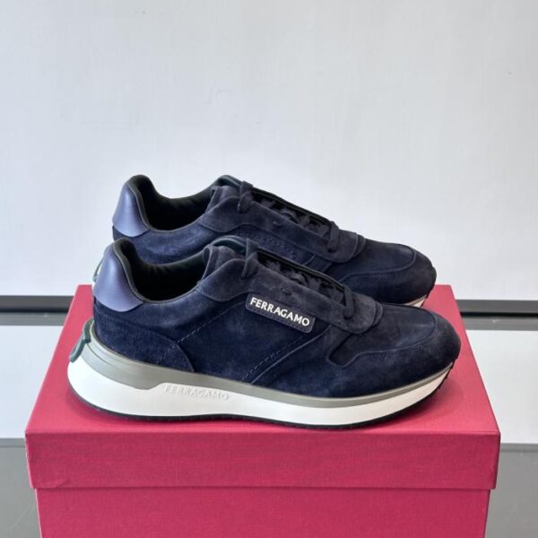 Boutique / Ferragamo Herren-Sneaker aus weichem Kalbsleder (9J45B)