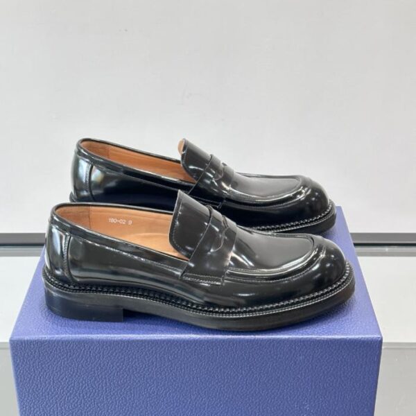 replica,schuhe,beste,kaufen,1:1,besten,seiten,Replik,turnschuhe,sneakers Boutique / Dior Herren-Loafer aus Lackleder (61H28)