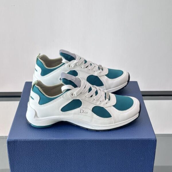 Boutique / Diors erste Schuhkollektion: Neue Dior-Sneaker für Paare (IZVTY)
