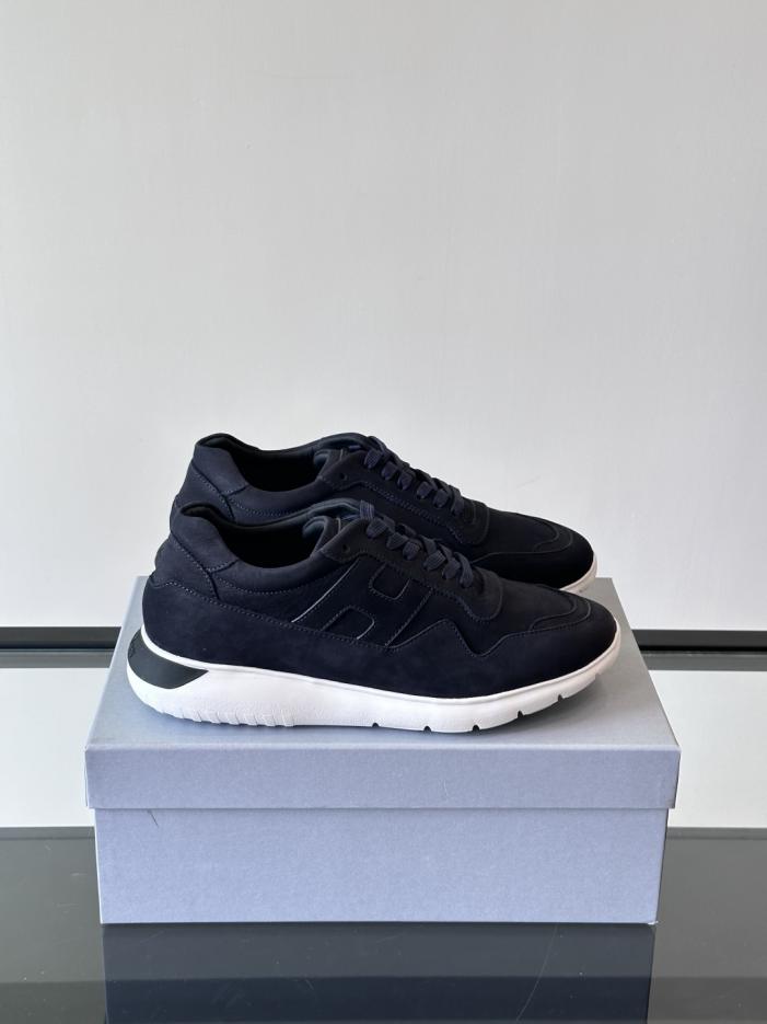 replica,schuhe,beste,kaufen,1:1,besten,seiten,Replik,turnschuhe,sneakers Boutique / Hogans neue Low-Top-Sneaker für Herren, Serie 261, mit einem komplett aus Leder gefertigten „H“-Logo (0ZGBB) an der Außenseite. replica,schuhe,beste,kaufen,1:1,besten,seiten,Replik,turnschuhe,sneakers Boutique / Hogans neue Low-Top-Sneaker für Herren, Serie 261, mit einem komplett aus Leder gefertigten „H“-Logo (0ZGBB) an der Außenseite.