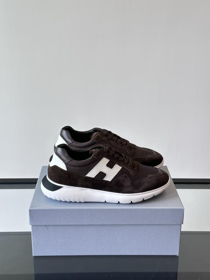 replica,schuhe,beste,kaufen,1:1,besten,seiten,Replik,turnschuhe,sneakers Boutique / Hogans neue Low-Top-Sneaker für Herren, Serie 261, mit einem komplett aus Leder gefertigten „H“-Logo (0DUXQ) an der Außenseite. replica,schuhe,beste,kaufen,1:1,besten,seiten,Replik,turnschuhe,sneakers Boutique / Hogans neue Low-Top-Sneaker für Herren, Serie 261, mit einem komplett aus Leder gefertigten „H“-Logo (0DUXQ) an der Außenseite.