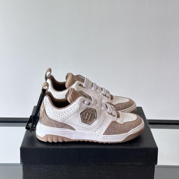 replica,schuhe,beste,kaufen,1:1,besten,seiten,Replik,turnschuhe,sneakers Boutique / PHILIPP PLEIN Herren-Sneaker der deutschen Streetwear-Marke mit niedrigem Schaft, Strassverzierungen und glänzendem Rindsleder (LUC4Q)