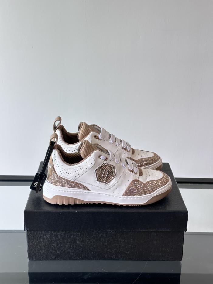 replica,schuhe,beste,kaufen,1:1,besten,seiten,Replik,turnschuhe,sneakers Boutique / PHILIPP PLEIN Herren-Sneaker der deutschen Streetwear-Marke mit niedrigem Schaft, Strassverzierungen und glänzendem Rindsleder (LUC4Q)