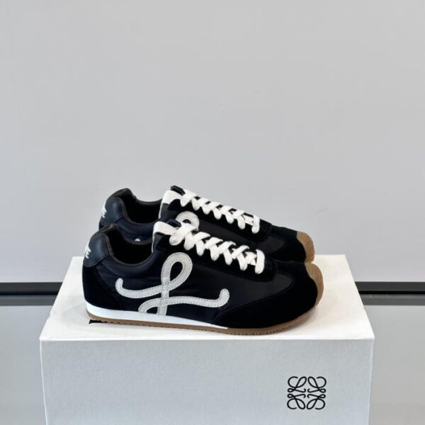 Boutique / LOEWE New Ballet Runner 2.0 Big Head Sneakers (1A1MM)