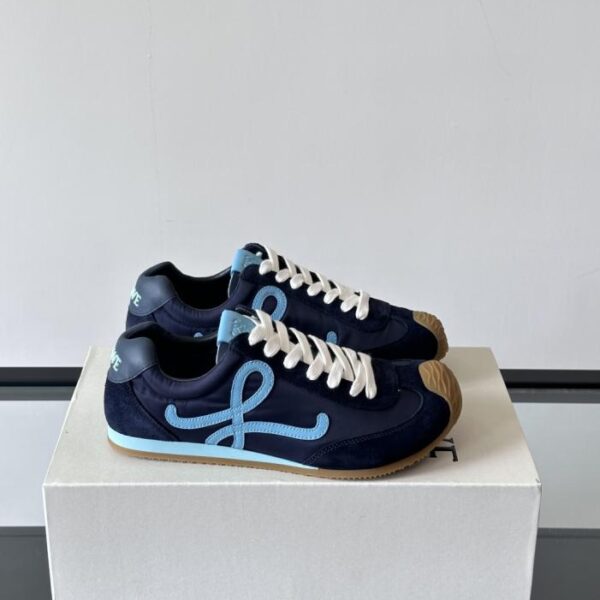 Boutique / Die neuen Ballet Runner 2.0 Sneaker von LOEWE (NWXOY)