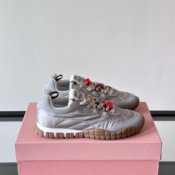 replica,schuhe,beste,kaufen,1:1,besten,seiten,Replik,turnschuhe,sneakers Boutique / Die neuen deutschen Trainingsschuhe von MIUMIU (7VCIJ)