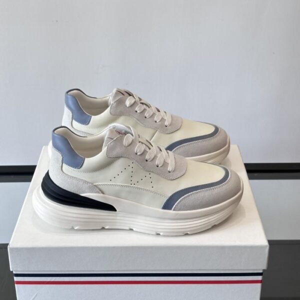 replica,schuhe,beste,kaufen,1:1,besten,seiten,Replik,turnschuhe,sneakers Boutique / MONCLER Casual Plateau-Sneaker (2AW38)