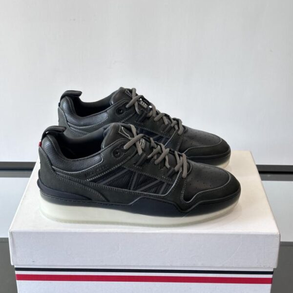 replica,schuhe,beste,kaufen,1:1,besten,seiten,Replik,turnschuhe,sneakers Boutique / Moncler Herren-Sneaker (7V25V)