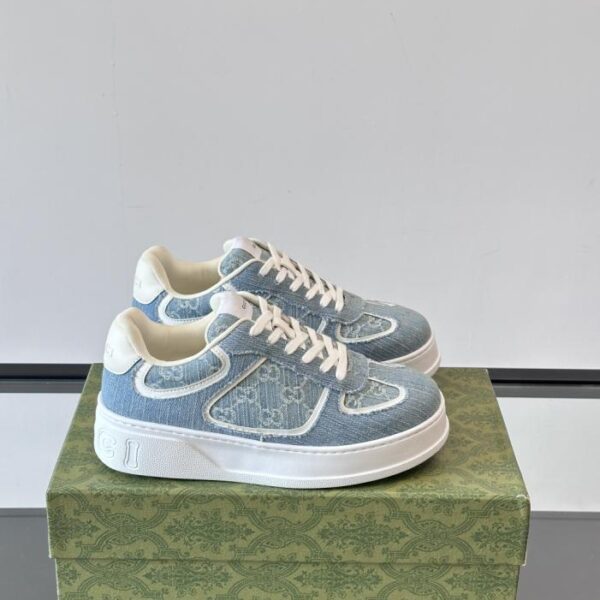 replica,schuhe,beste,kaufen,1:1,besten,seiten,Replik,turnschuhe,sneakers Boutique / Die neue „Biscuit Shoe“-Plateau-Sneaker-Kollektion von Gucci (EJIY1).
