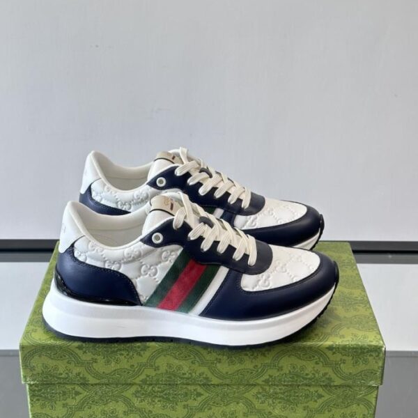 replica,schuhe,beste,kaufen,1:1,besten,seiten,Replik,turnschuhe,sneakers Boutique / Gucci Freizeitsneaker aus hochwertigem Kalbsleder mit dem klassischen Doppel-G-Muster auf dem Obermaterial (AZZR7).