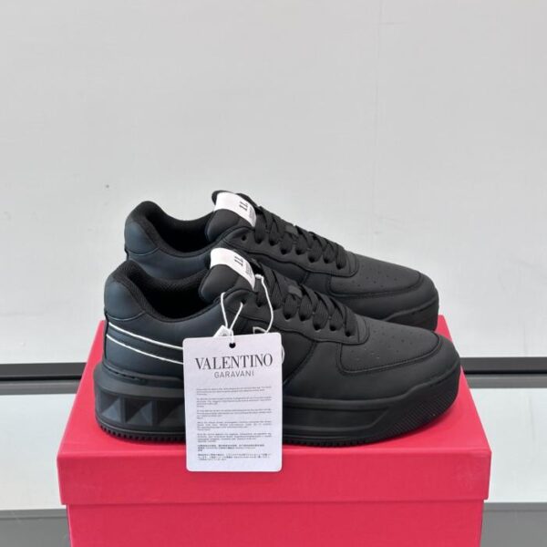 replica,schuhe,beste,kaufen,1:1,besten,seiten,Replik,turnschuhe,sneakers Boutique / Valentino Herren-Sneaker (KE8ML)