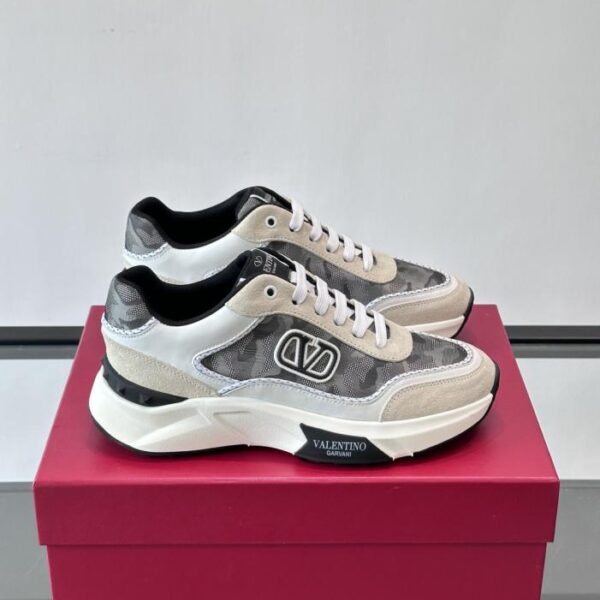 replica,schuhe,beste,kaufen,1:1,besten,seiten,Replik,turnschuhe,sneakers Boutique / Valentino Plateau-Leichtschuhe (5ASI7)