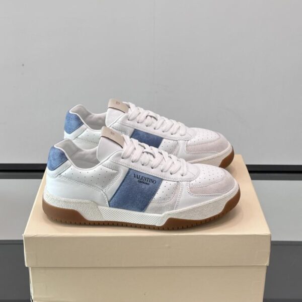 Boutique / Valentino weiße Sneaker, Valentino Joie de Jouer Serie, Partnerlook, Freizeit-Sneaker, weiße Sneaker (7AWFL).