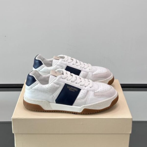 Boutique / Valentino weiße Sneaker, Valentino Joie de Jouer Serie, Partnerlook, Freizeitsneaker, weiße Sneaker (LA5CO)