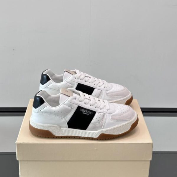 replica,schuhe,beste,kaufen,1:1,besten,seiten,Replik,turnschuhe,sneakers Boutique / Valentino weiße Sneaker, Valentino Joie de Jouer Serie, Partnerlook, Freizeitsneaker, weiße Sneaker (ZKOWS)