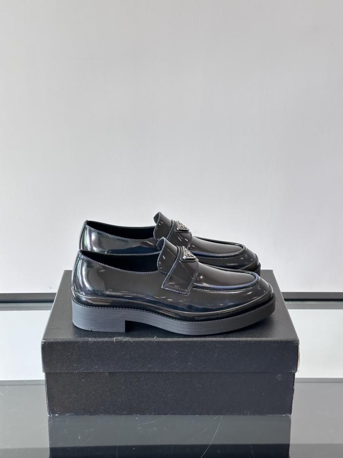 replica,schuhe,beste,kaufen,1:1,besten,seiten,Replik,turnschuhe,sneakers Boutique / Pradas neue Lackleder-Loafer (29DOF) replica,schuhe,beste,kaufen,1:1,besten,seiten,Replik,turnschuhe,sneakers Boutique / Pradas neue Lackleder-Loafer (29DOF)