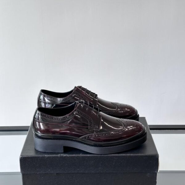Boutique / Pradas neue Lackleder-Loafer (0F6E1)