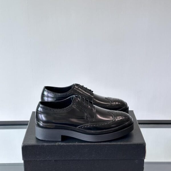 Boutique / Pradas neue Lackleder-Loafer (KD2R5)