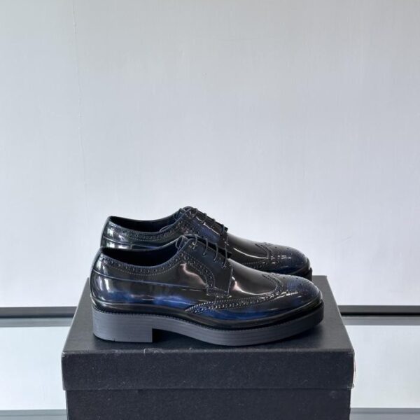 Boutique / Pradas neue Lackleder-Loafer (Z12KI)
