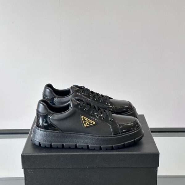 Boutique / Neue sportliche Freizeitschuhe für Herren von Prada (YCL4F)