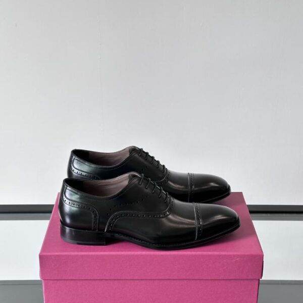 replica,schuhe,beste,kaufen,1:1,besten,seiten,Replik,turnschuhe,sneakers Boutique / Hochwertige Herren-Lederschuhe von Prada für formelle und legere Anlässe (7TFE5)
