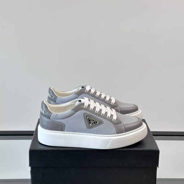Boutique / Pradas neue transparente, gummisohlenbesetzte Sport- und Freizeitschuhe aus Leder (0BN3N)